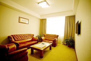 פנגואנג Miaozu Buyi Hotel מראה חיצוני תמונה