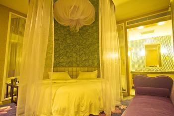 פנגואנג Miaozu Buyi Hotel מראה חיצוני תמונה
