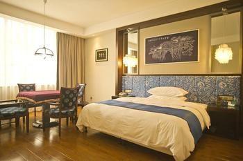 פנגואנג Miaozu Buyi Hotel מראה חיצוני תמונה